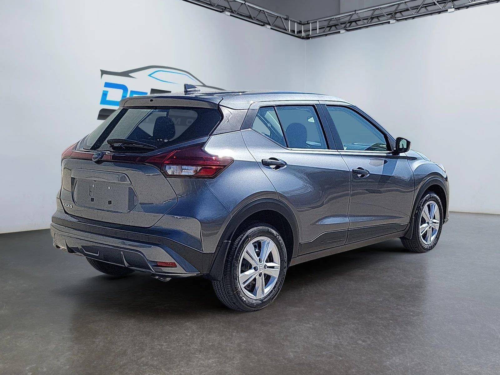 Certified Used 2025 Gun Metallic Nissan S image 3