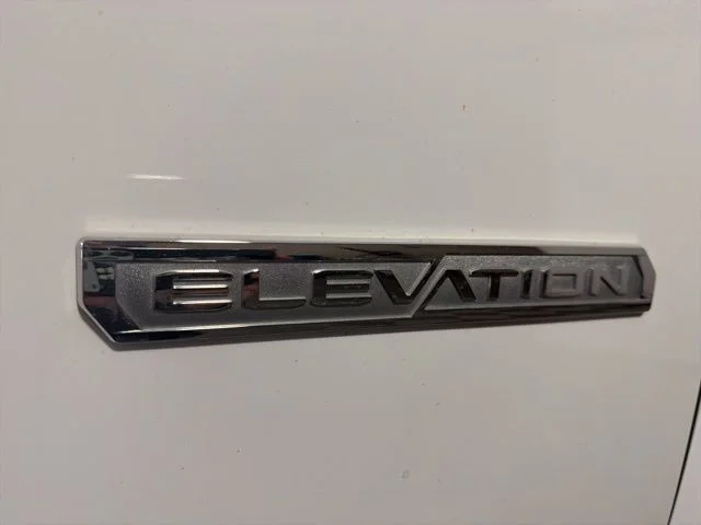 Used 2022 Summit White GMC 2WD Elevation image 35
