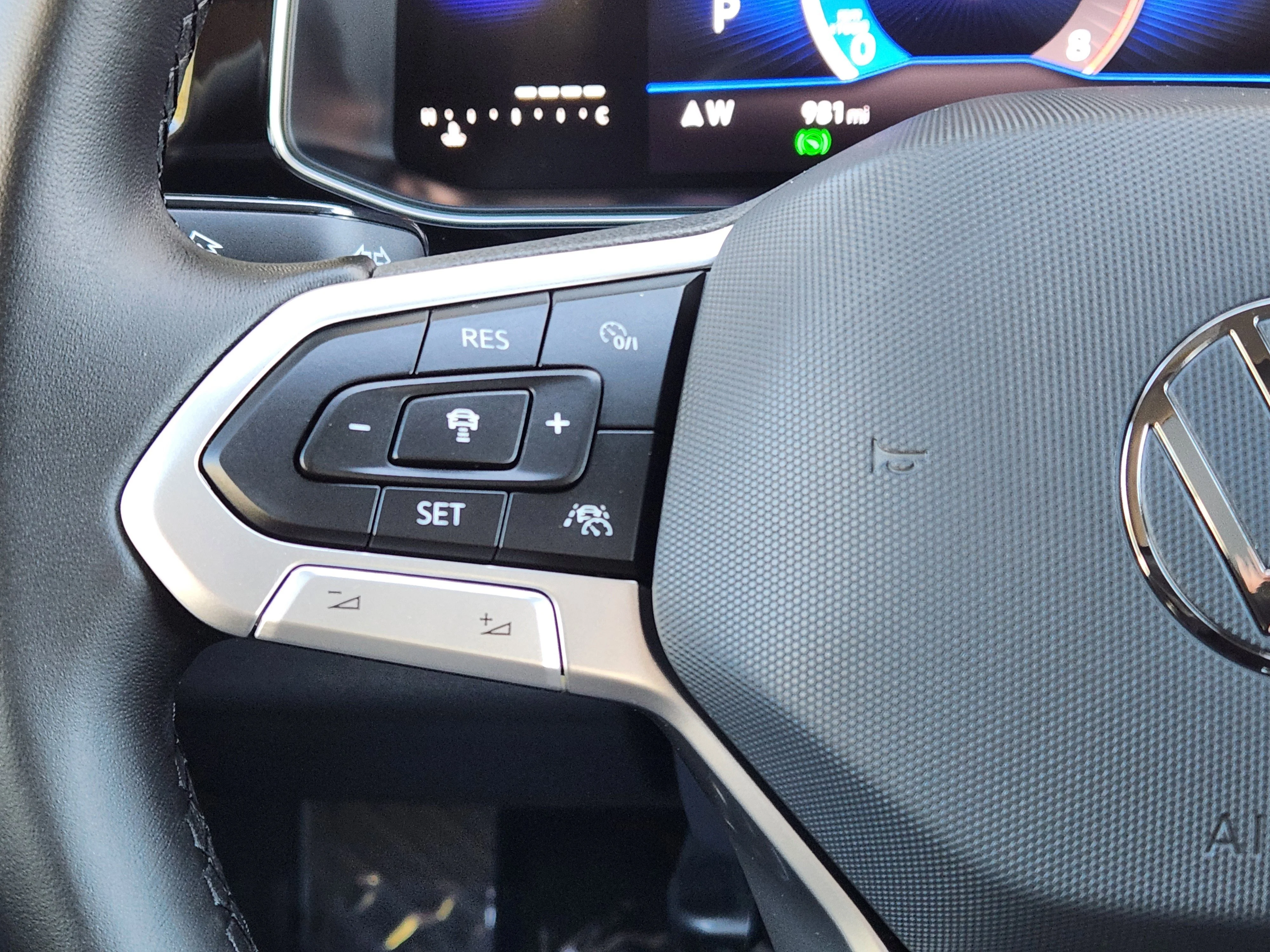 2025 Volkswagen Jetta SE - Photo 18