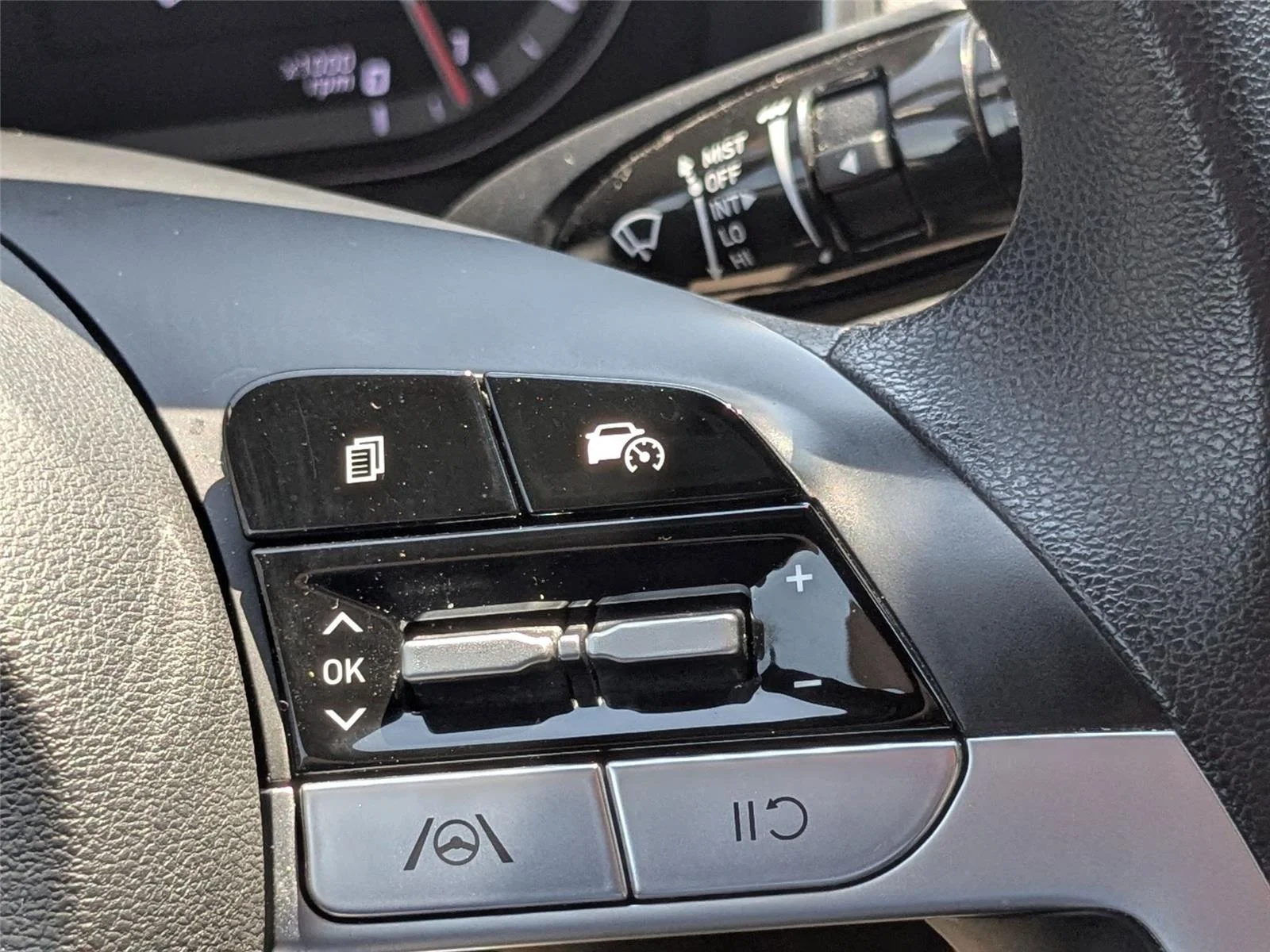 Used 2024 Sage Gray Hyundai SEL image 16