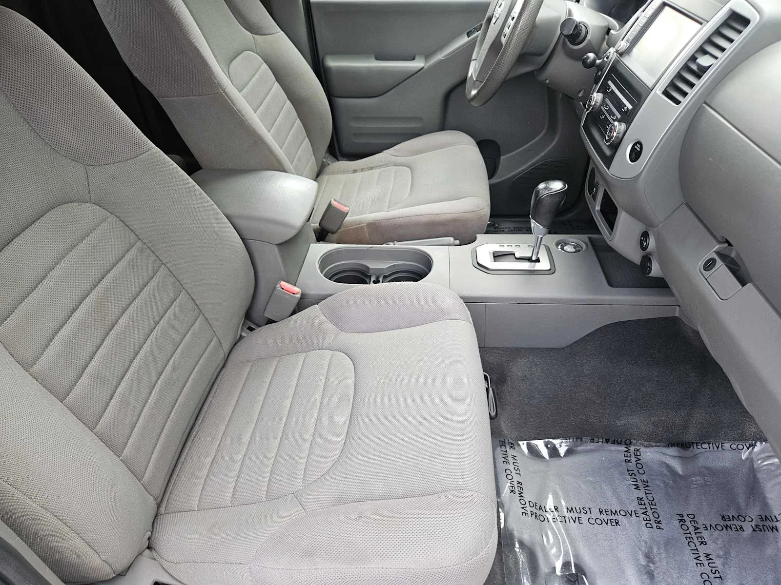 Used 2020 Glacier White Nissan S image 9