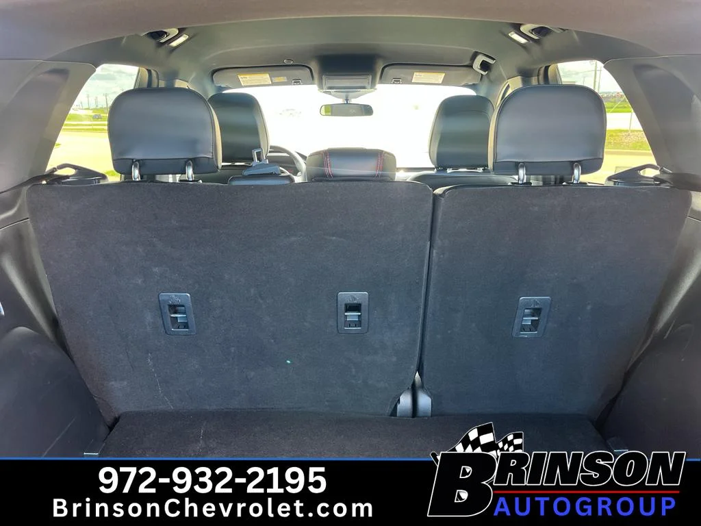 Used 2025 Agate Black Metallic Ford ST-Line image 17