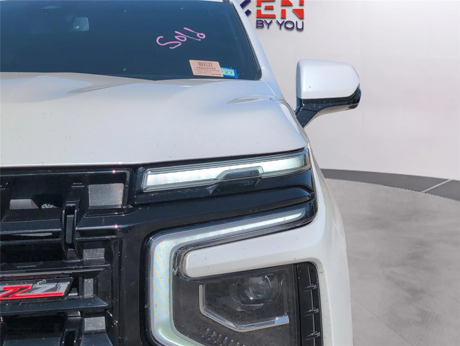 Used 2025 Iridescent Pearl Tricoat Chevrolet Z71 image 35