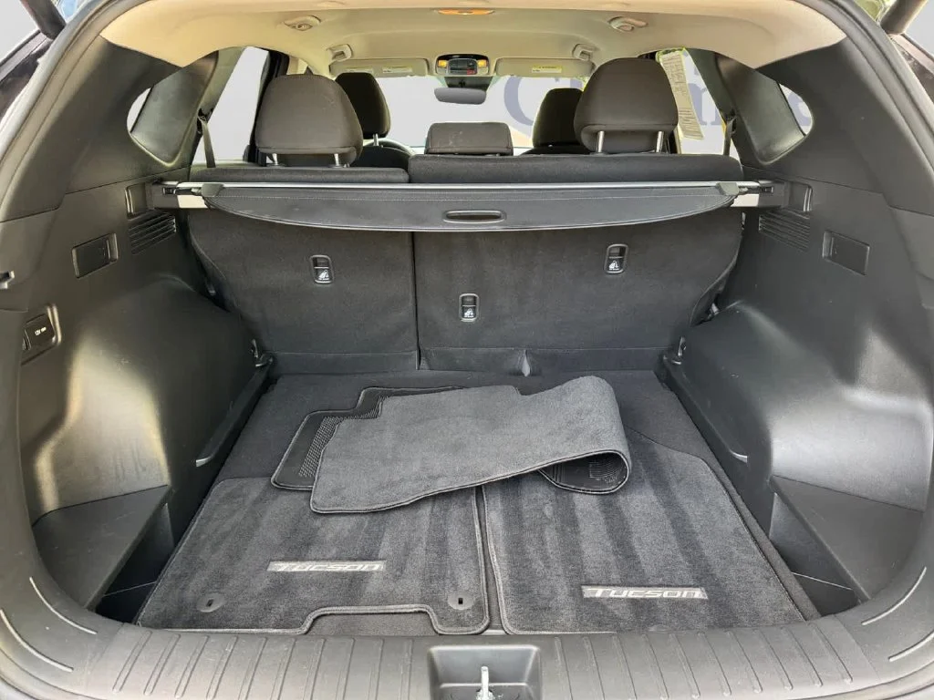 Used 2024 Black Hyundai Blue image 4