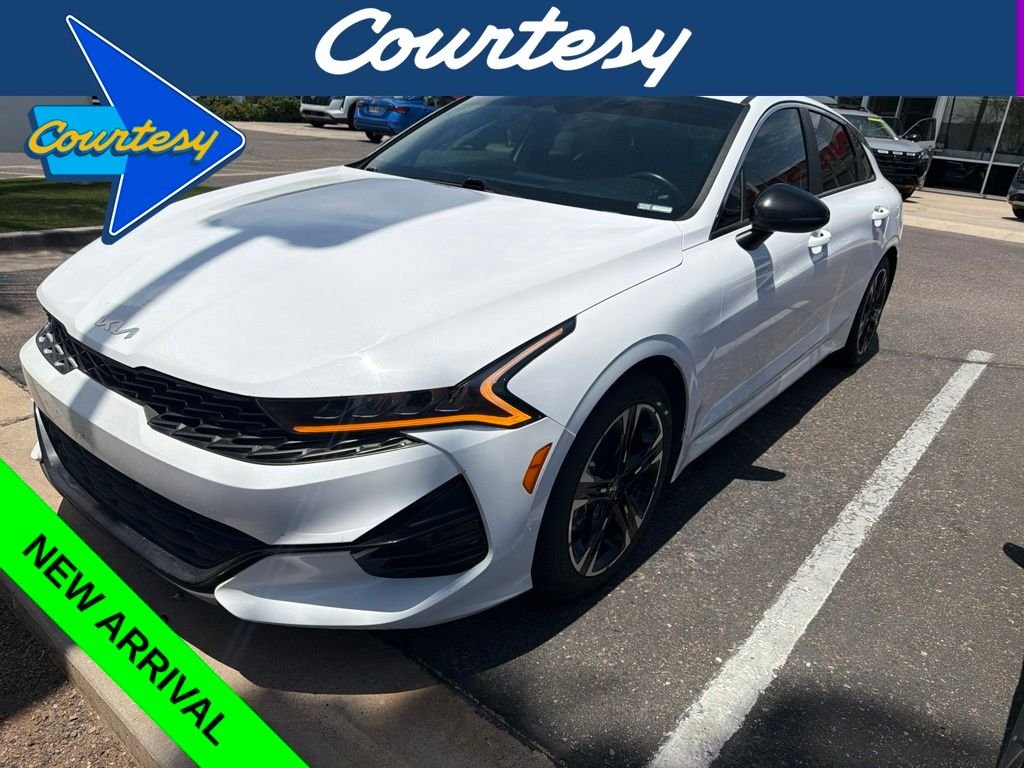 Used 2022 White Kia GT-Line image 1