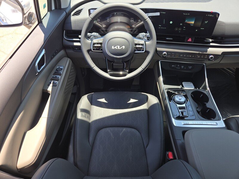 New 2026 Snow White Pearl Kia EX image 10