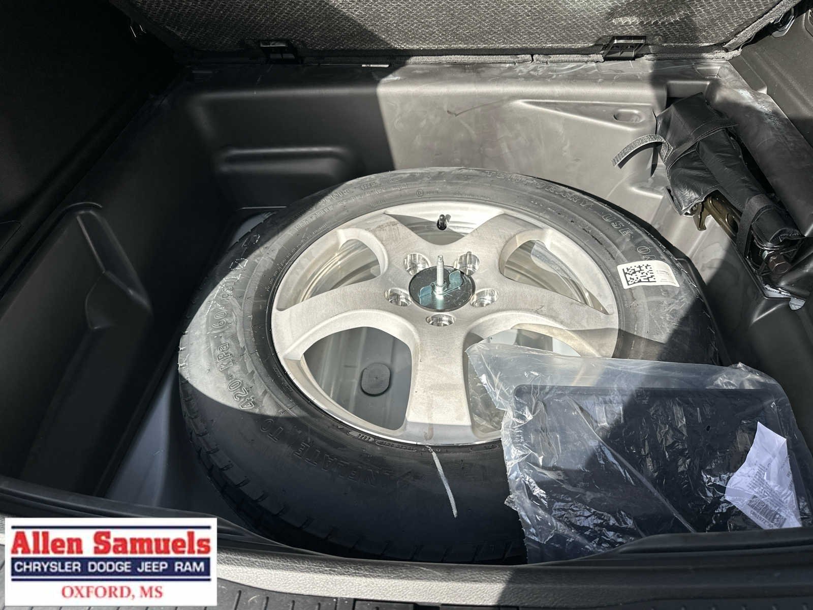 Used 2026 Bright White Clearcoat Jeep Limited image 37