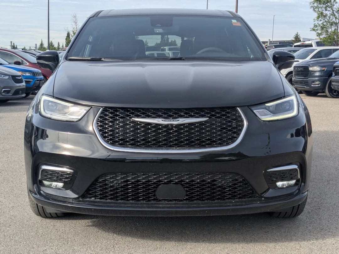 Certified Used 2025 Black Chrysler Select - - AWD - Caprice Leather - Blind Spot - Safety Sphere - 360 Cam & More! image 3