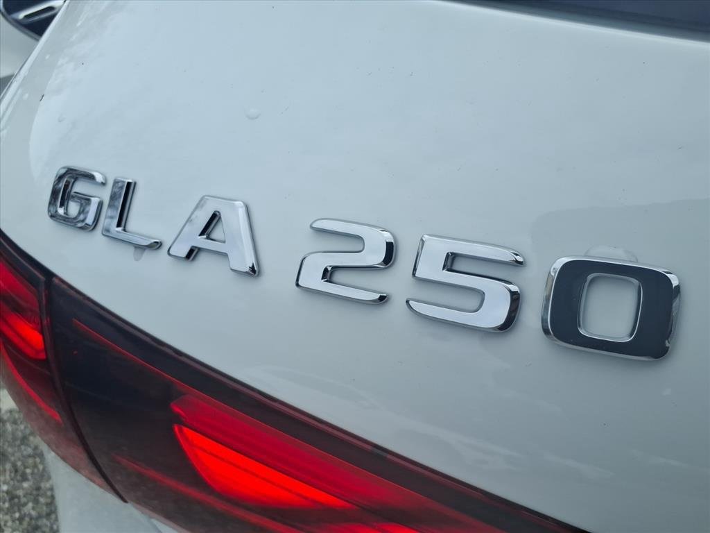 Used 2026 Polar White Mercedes-Benz GLA 250 image 23