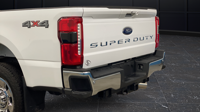 Used 2024 Oxford White Ford Lariat image 45