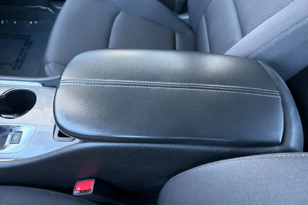 Used 2024 Sterling Gray Metallic Chevrolet LT image 25