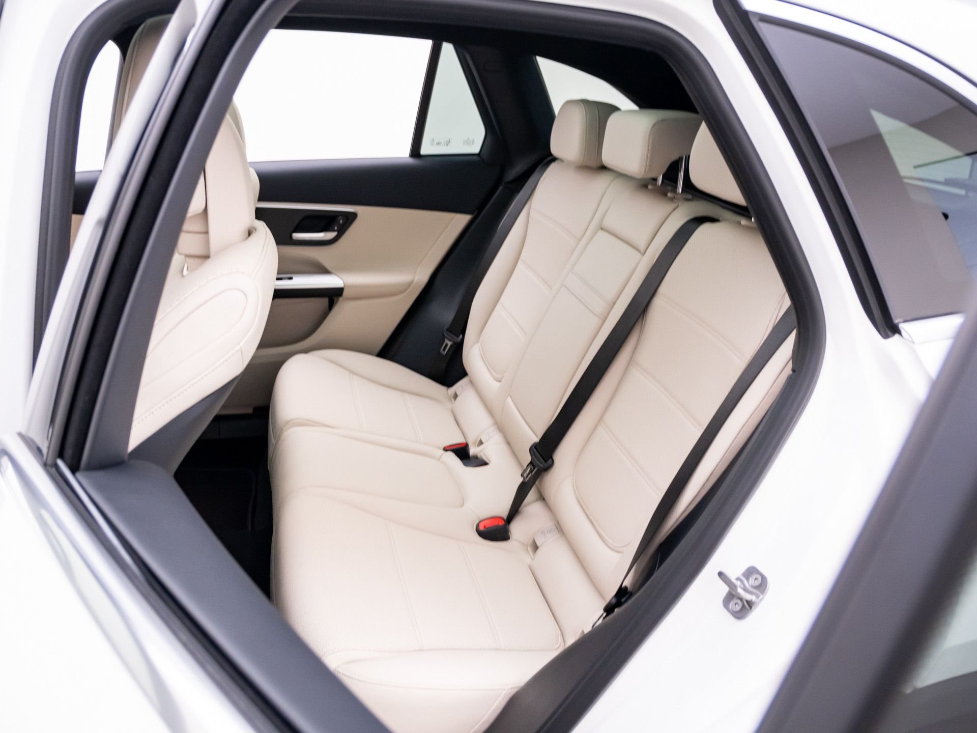 New 2026 White Mercedes-Benz GLC 300 image 18