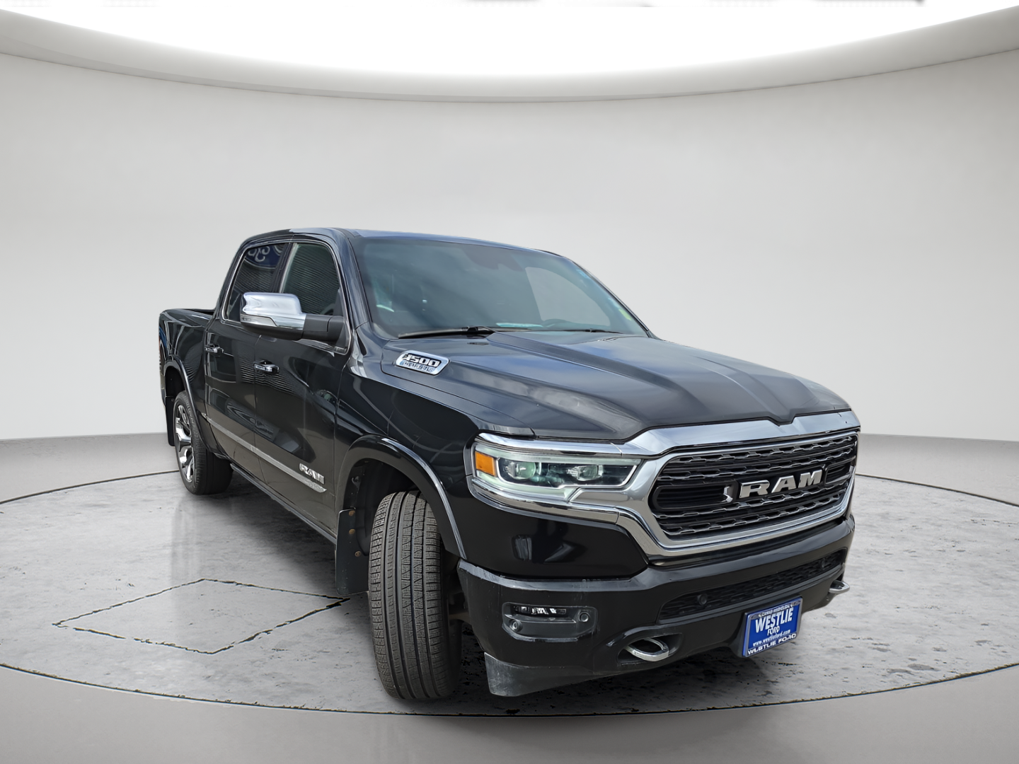 Used 2022 Diamond Black Crystal Pearlcoat Ram Limited image 8