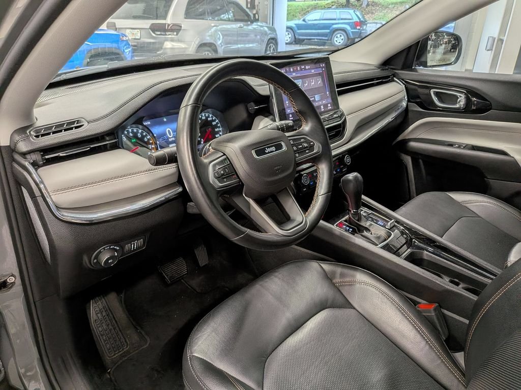 Used 2022 Gray Jeep Limited image 12