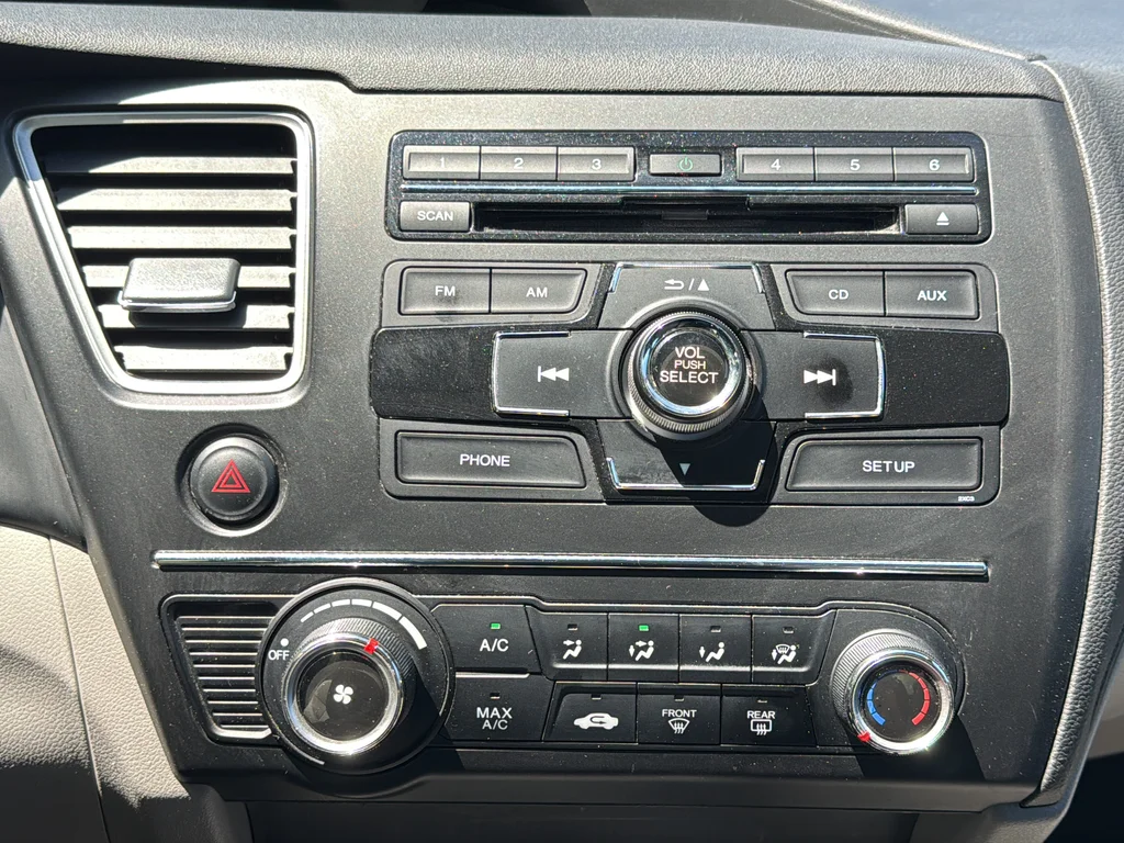 Used 2015  Honda LX image 27