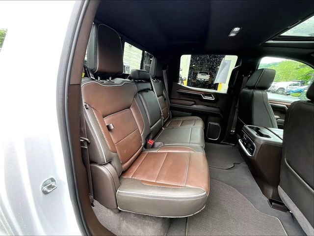 Used 2023 White GMC Denali image 23