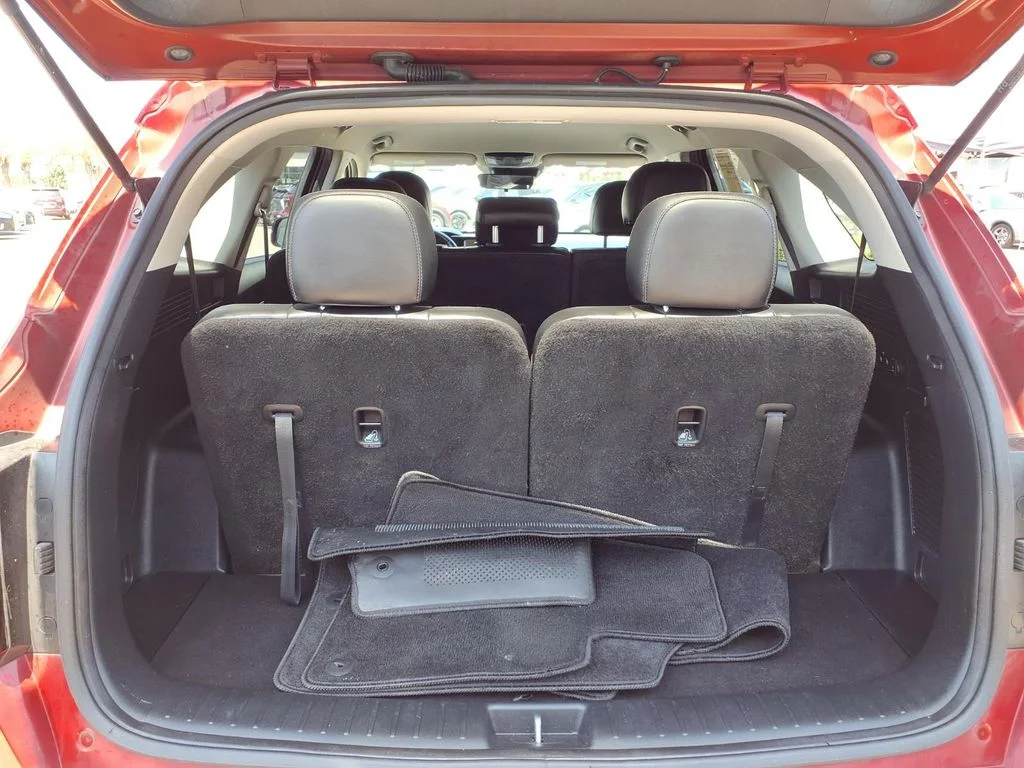 Used 2022 Red Kia S image 23