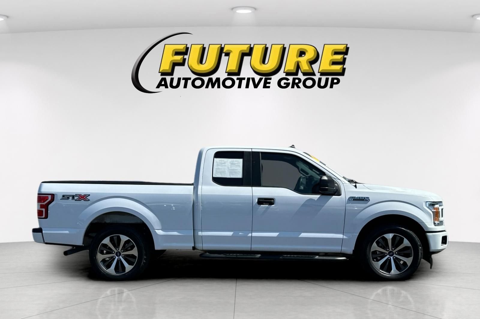 Used 2020 White Ford XL image 2
