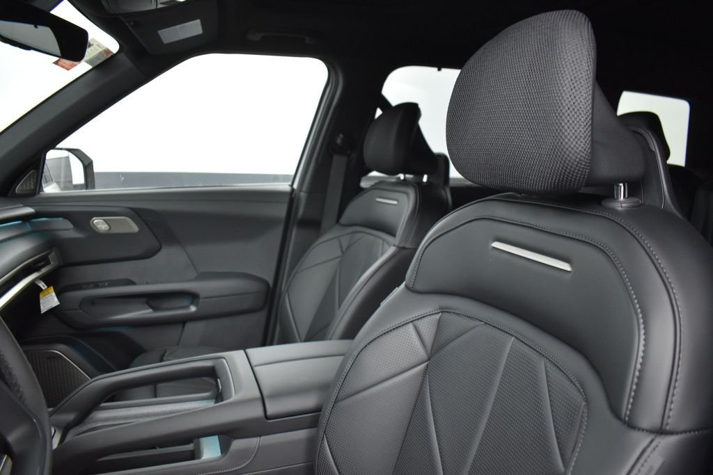 New 2027 Glacial White Pearl Kia SX image 10