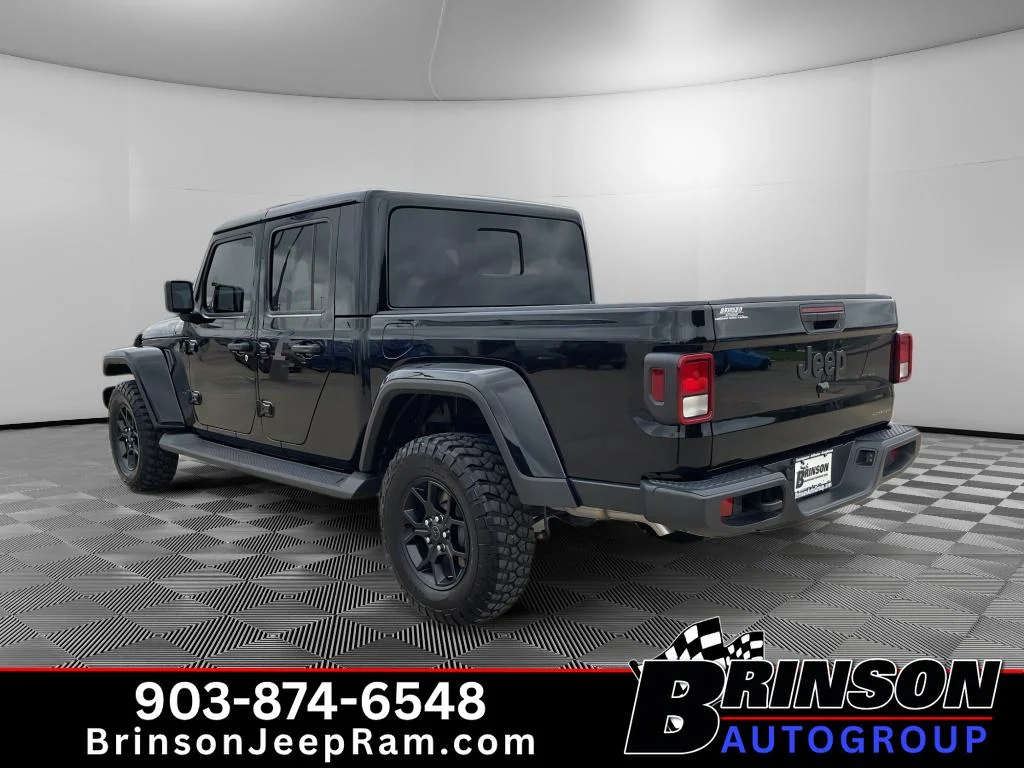 Used 2025 Black Clearcoat Jeep High Tide image 5