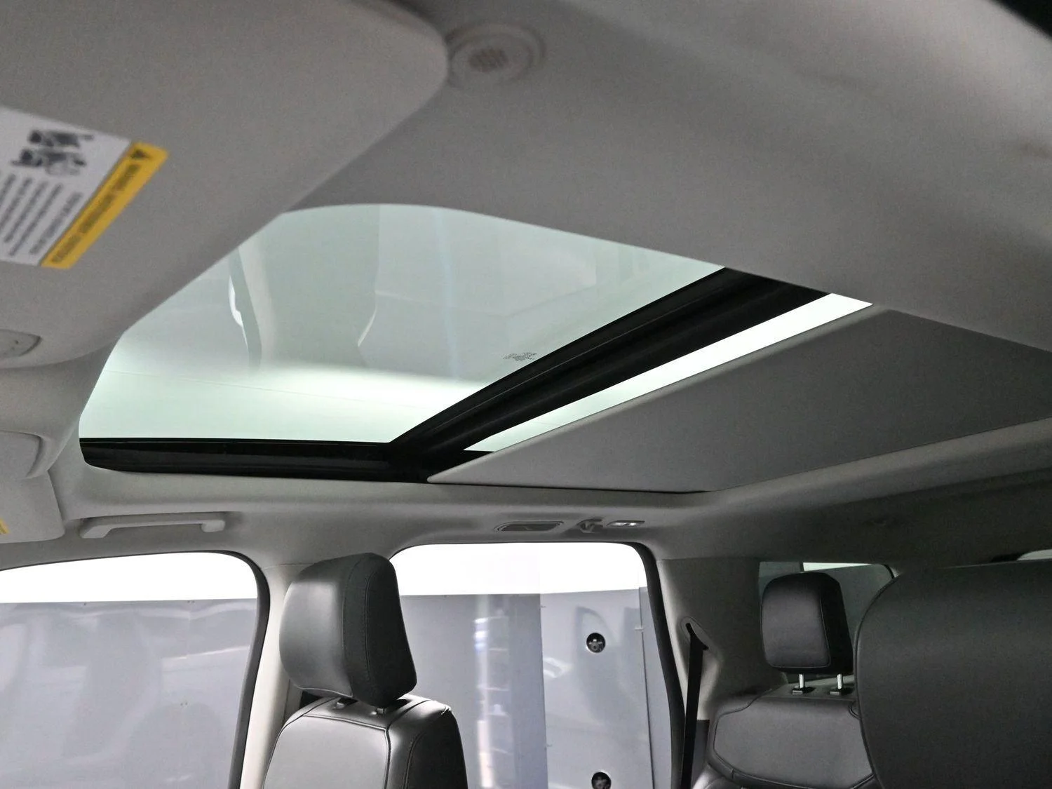 Used 2025 Space Silver Metallic Ford Active image 28