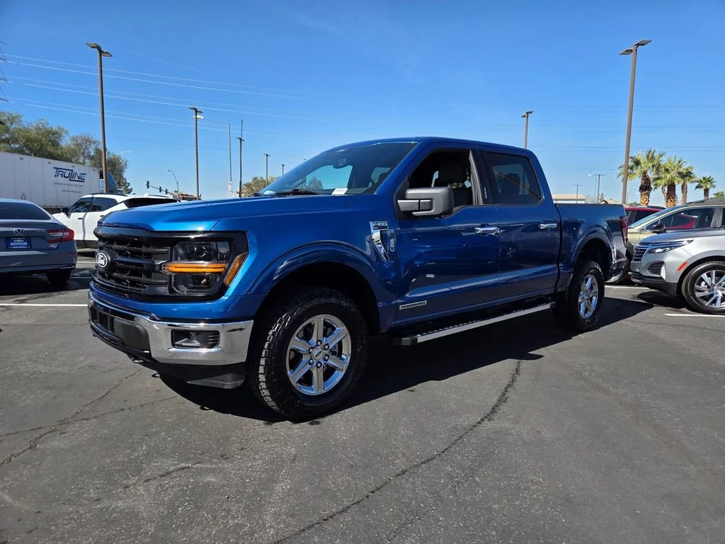 Used 2024 Atlas Blue Metall Ford XLT image 2
