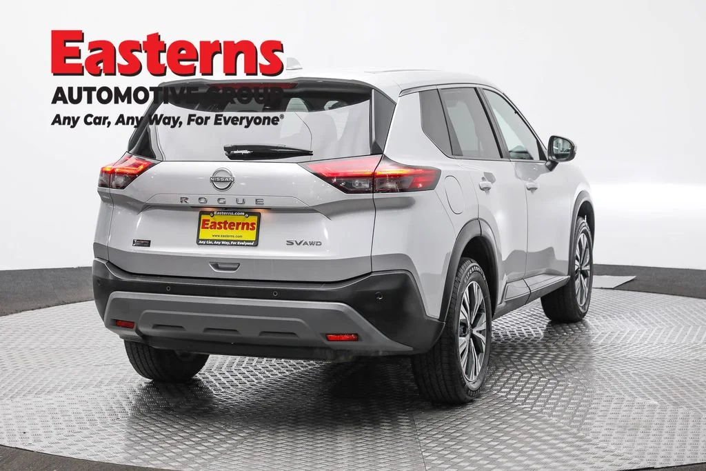 Used 2022 Silver Nissan SV image 5