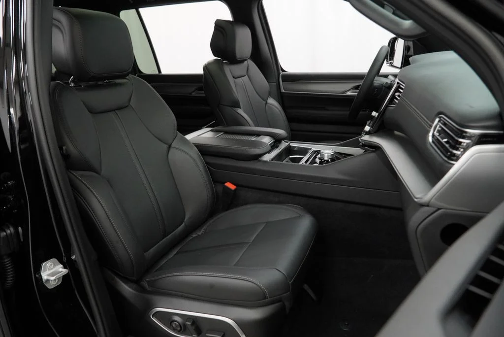 New 2026 High Gloss Black Exterior Paint Jeep  image 35