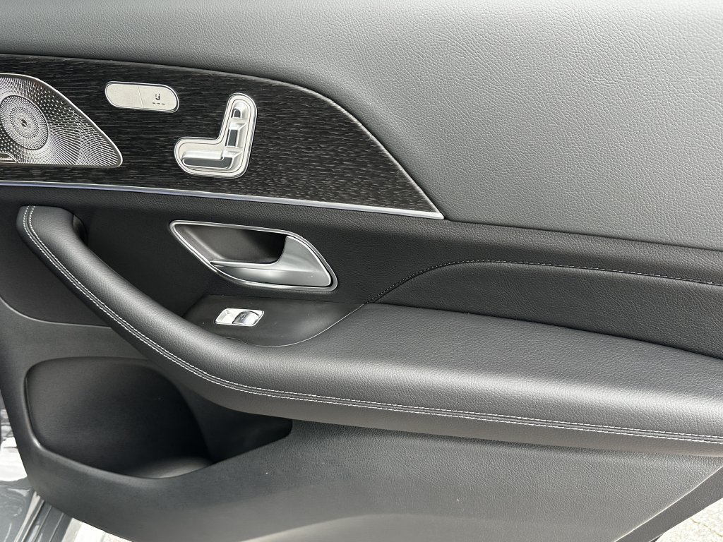 New 2026 MANUFAKTUR Silicon Grey Mercedes-Benz GLS 450 image 57