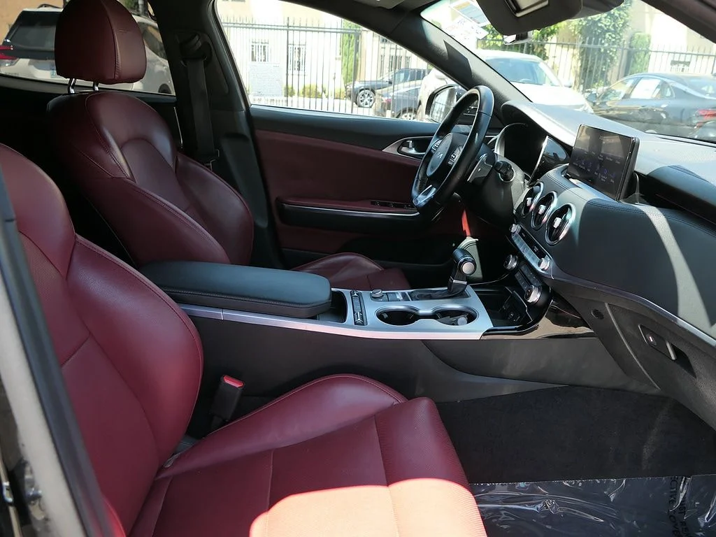 Used 2022 Black Kia GT1 image 25