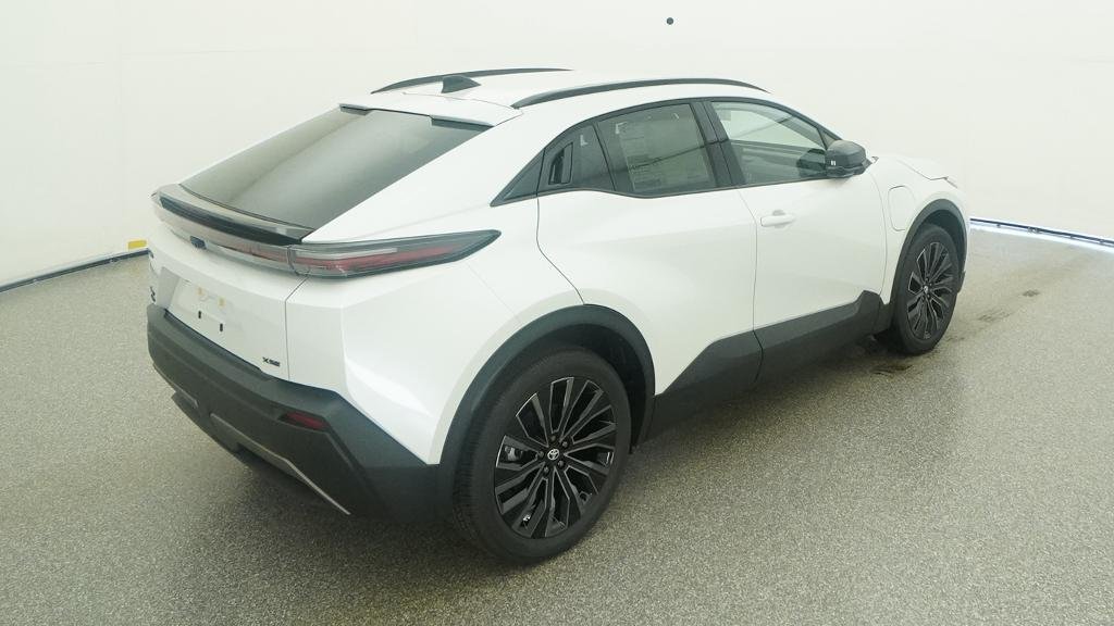 New 2026 Wind Chill Pearl Toyota XSE image 18