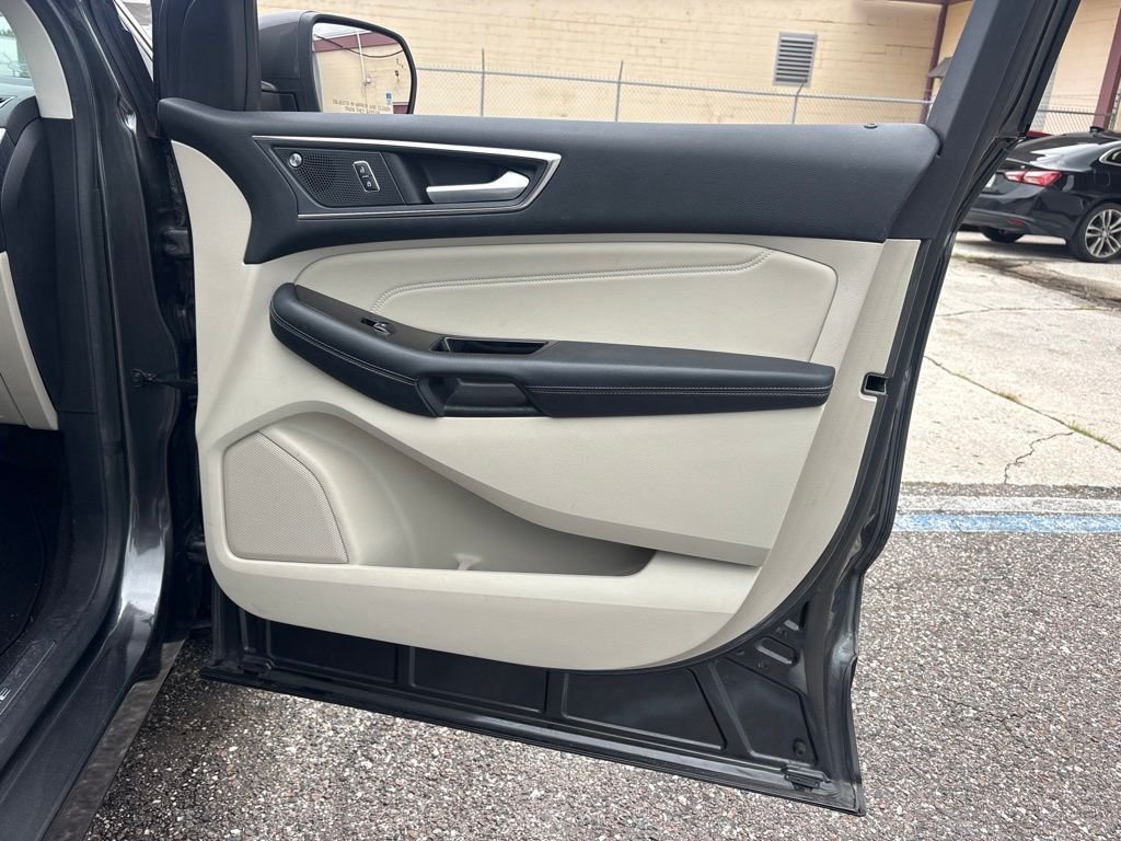 2019 Ford Edge Titanium - Photo 18