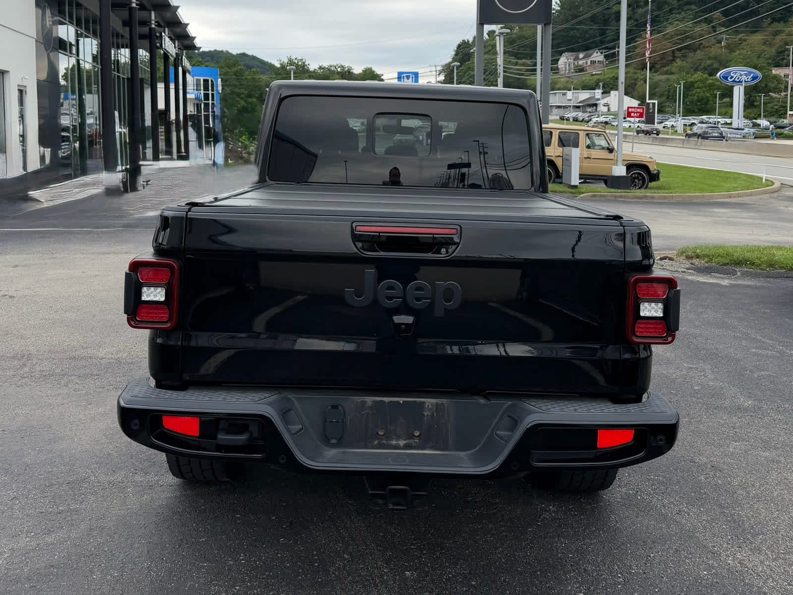 Used 2023 Black Clearcoat Jeep High Altitude image 4
