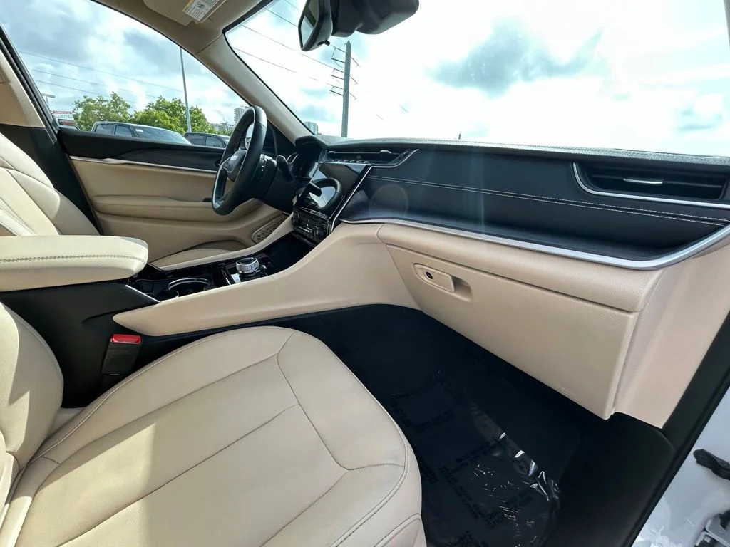 Certified Used 2022 White Jeep Limited image 33