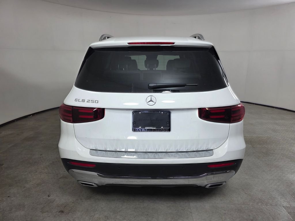 New 2026 Polar White Mercedes-Benz GLB 250 image 5