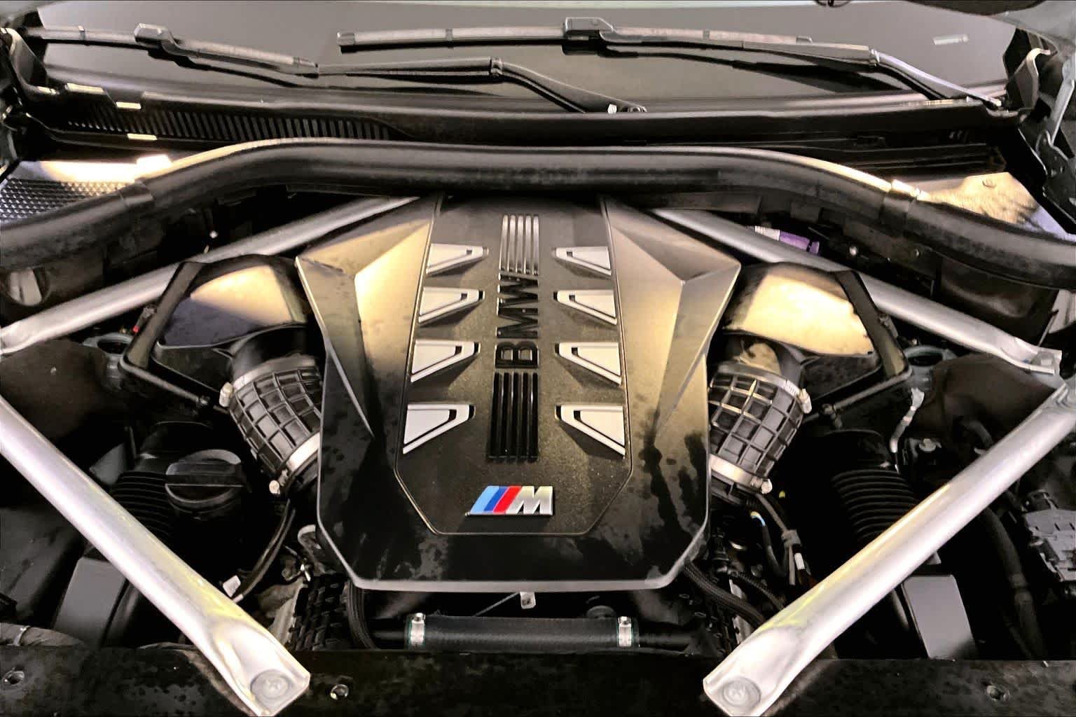 Used 2023 Brooklyn Grey Metallic BMW M60i image 31