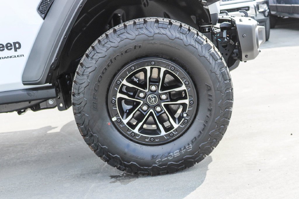 New 2026 Bright White Clearcoat Jeep Willys 392 image 11