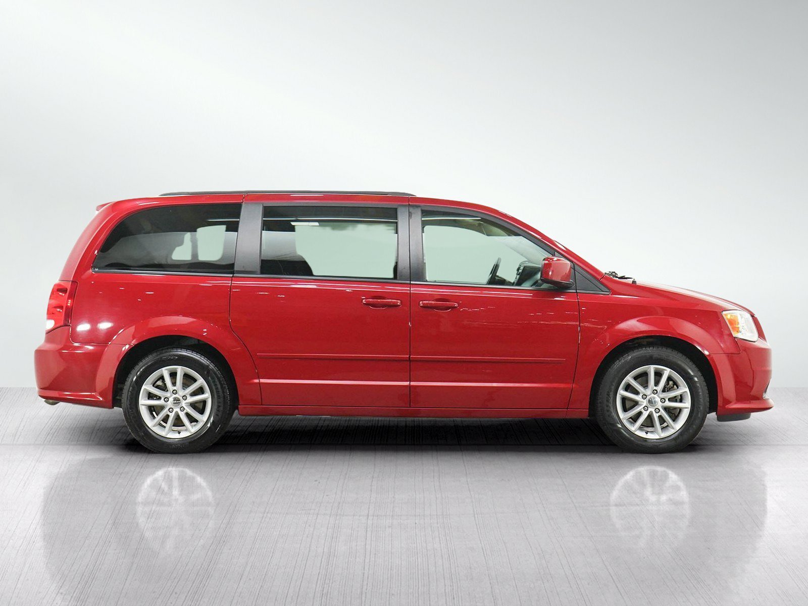 Used 2015 Redline 2 Coat Pearl Dodge Sxt image 6