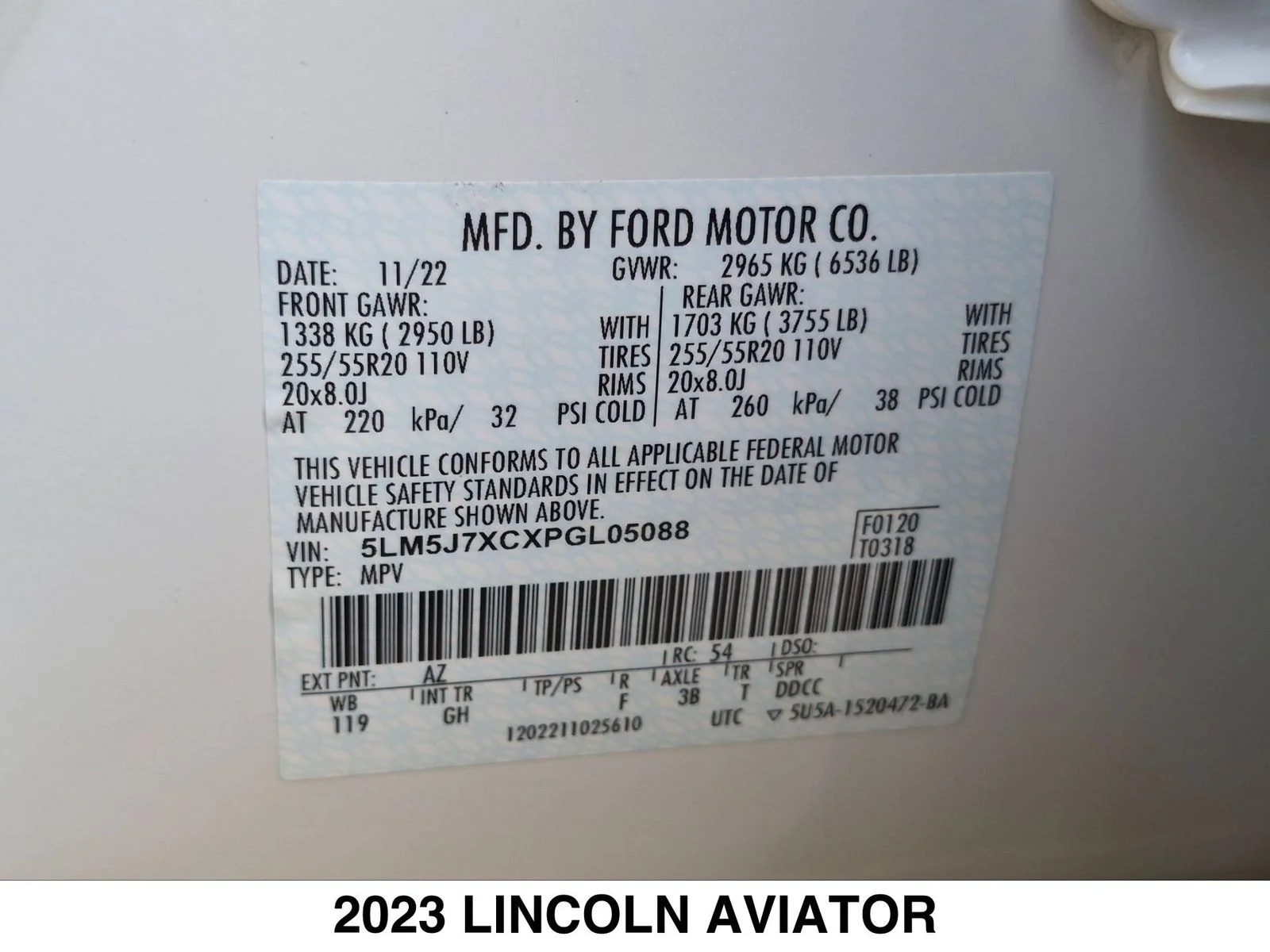 Used 2023 White Lincoln Reserve image 28