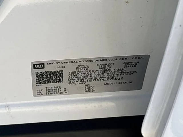 Used 2023 Summit White GMC SLE image 30