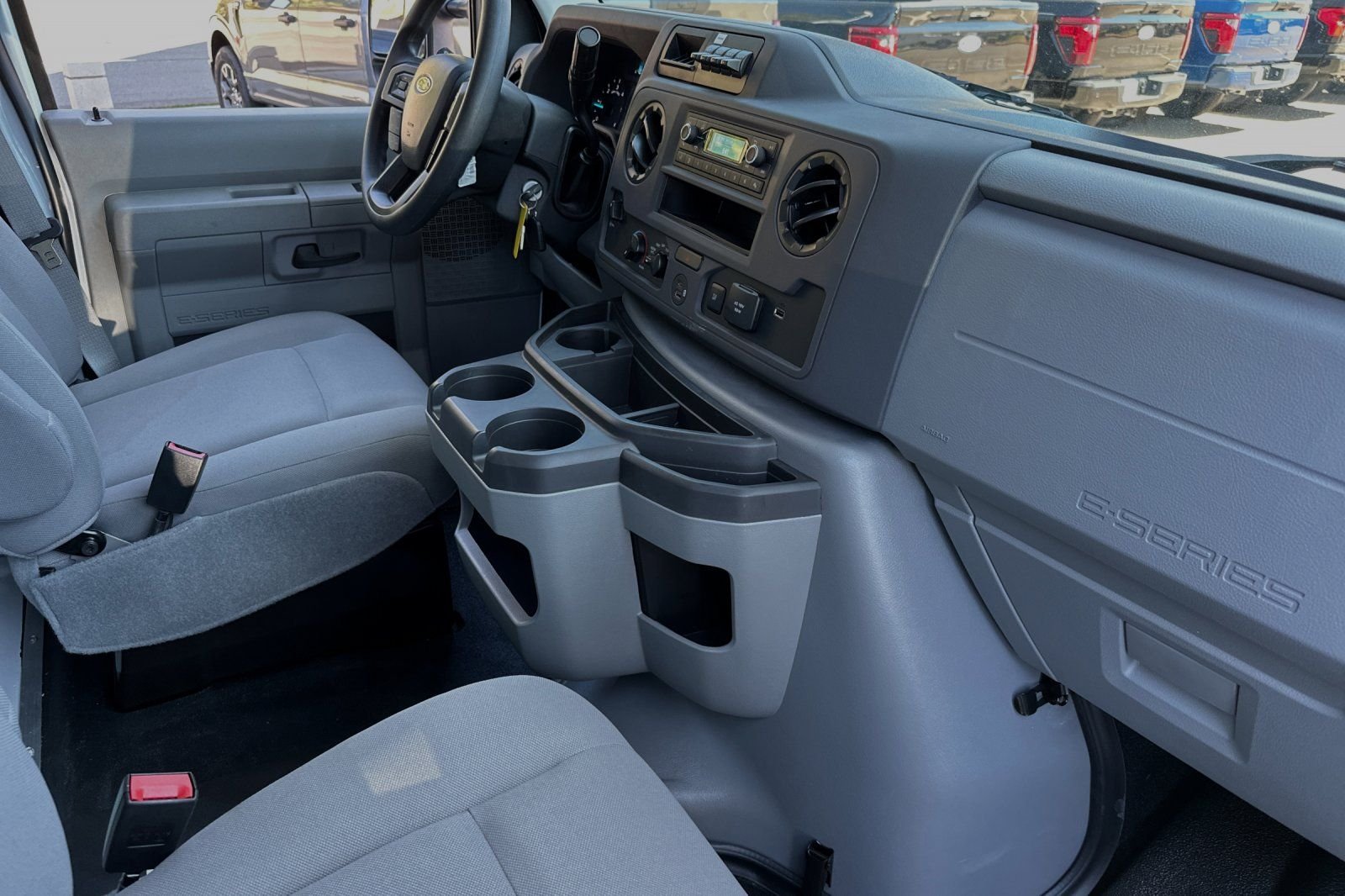 2025 Ford E-Series Cutaway Base - Photo 9