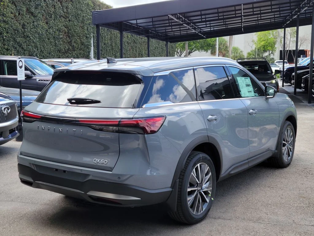 New 2027 HARBOR GRAY INFINITI Luxe FWD image 3