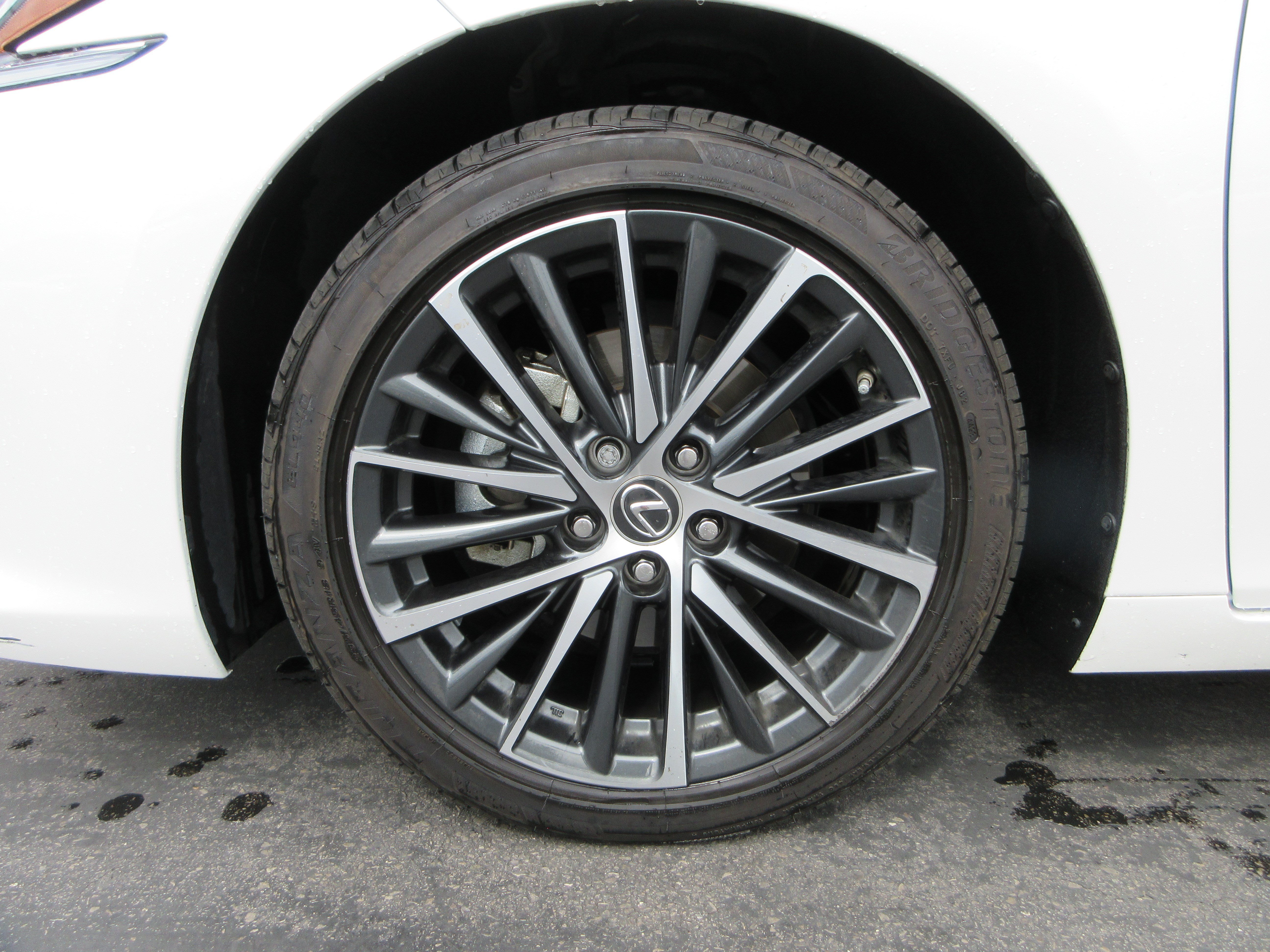 Used 2024 Eminent White Pearl Lexus 350 image 18