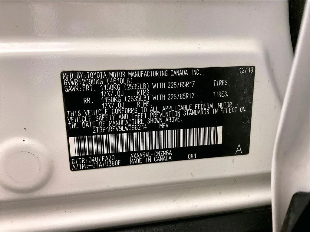 Used 2020 White Toyota XLE image 39