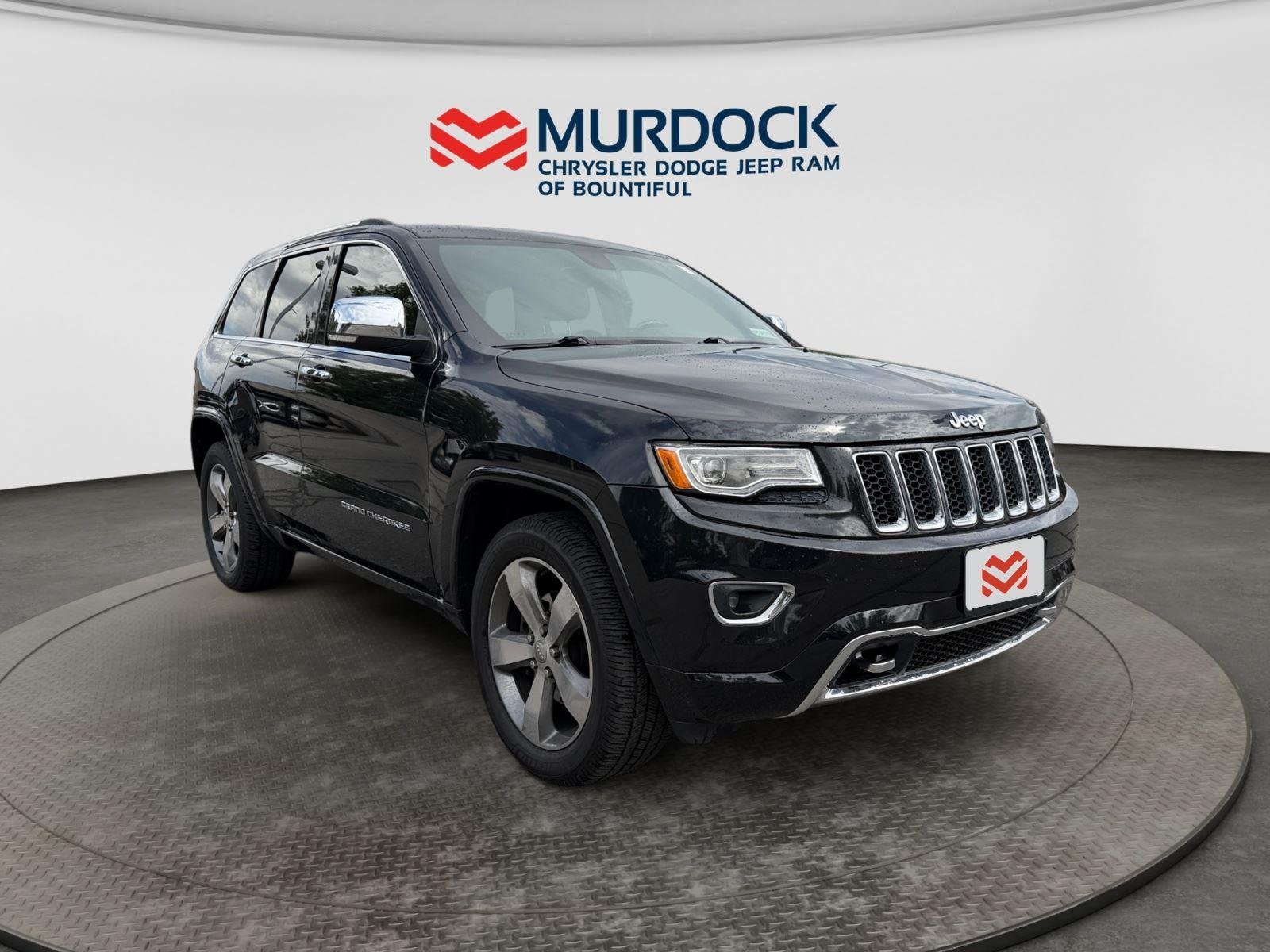 Used 2015 Brilliant Black Crystal Pearlcoat Jeep Overland image 10