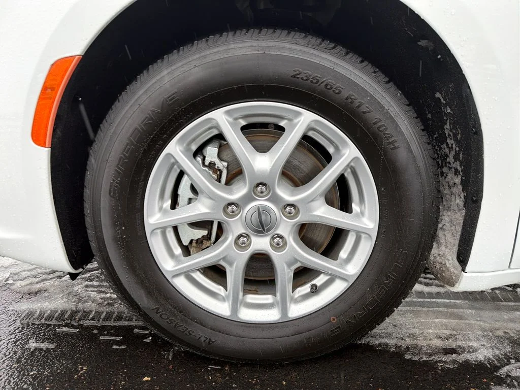 2023 Chrysler Pacifica Touring L - Photo 25