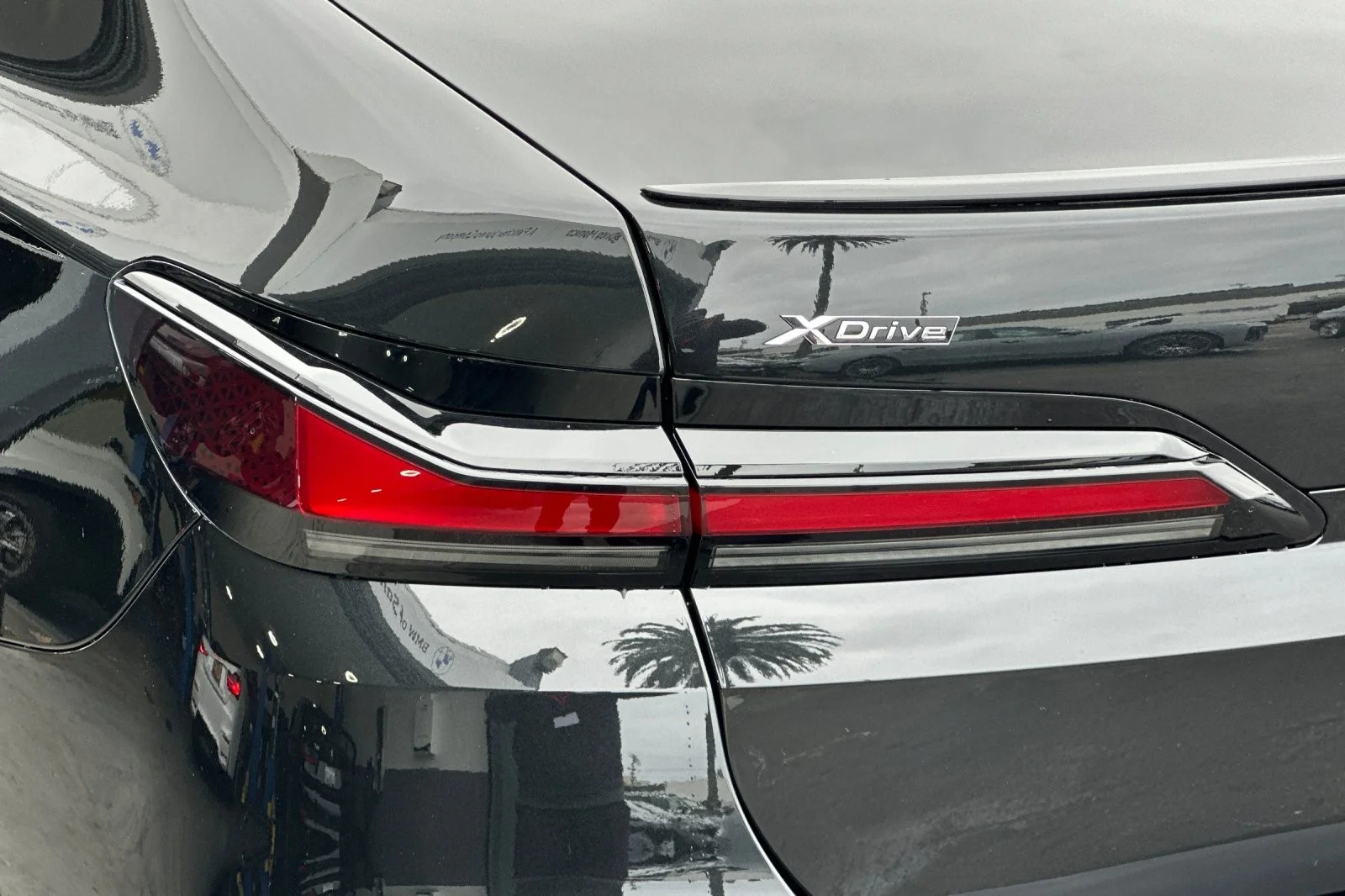 New 2026 Black Sapphire Metallic BMW 750e xDrive image 26