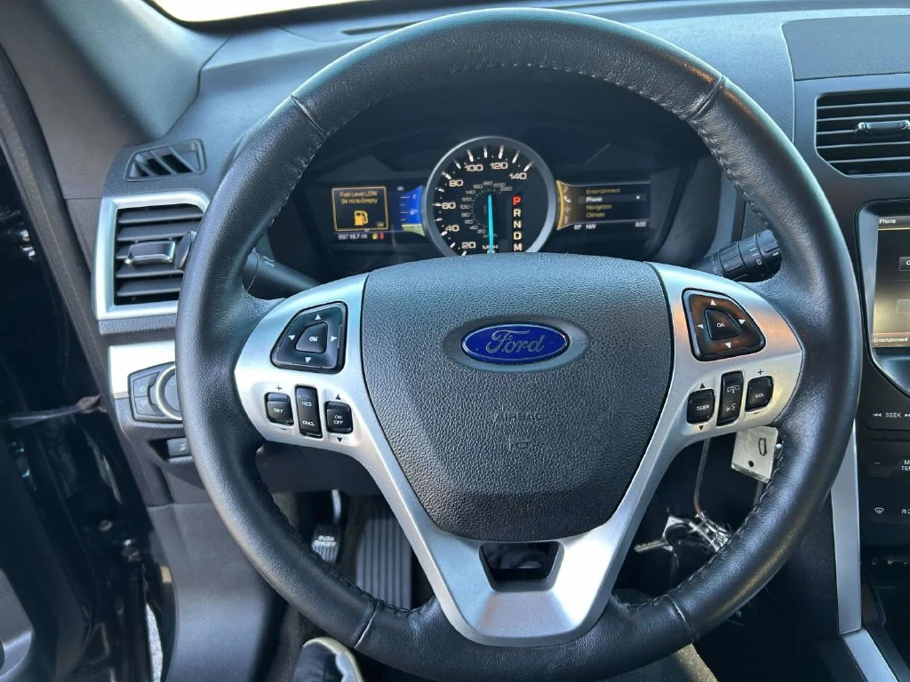 Used 2013 Black Ford XLT image 26