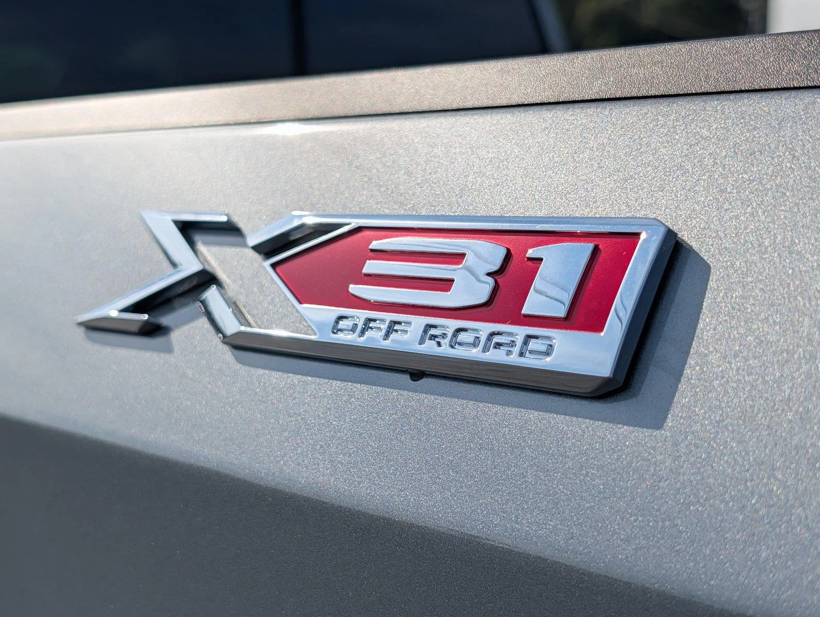New 2026 Sterling Metallic GMC SLT image 37