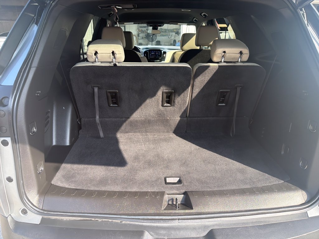 Used 2023 Gray Chevrolet LT image 9